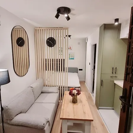 Srce Kastela, Stari Grad Apartment